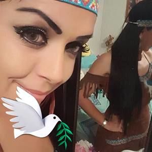 Meet your Posher, Claudia